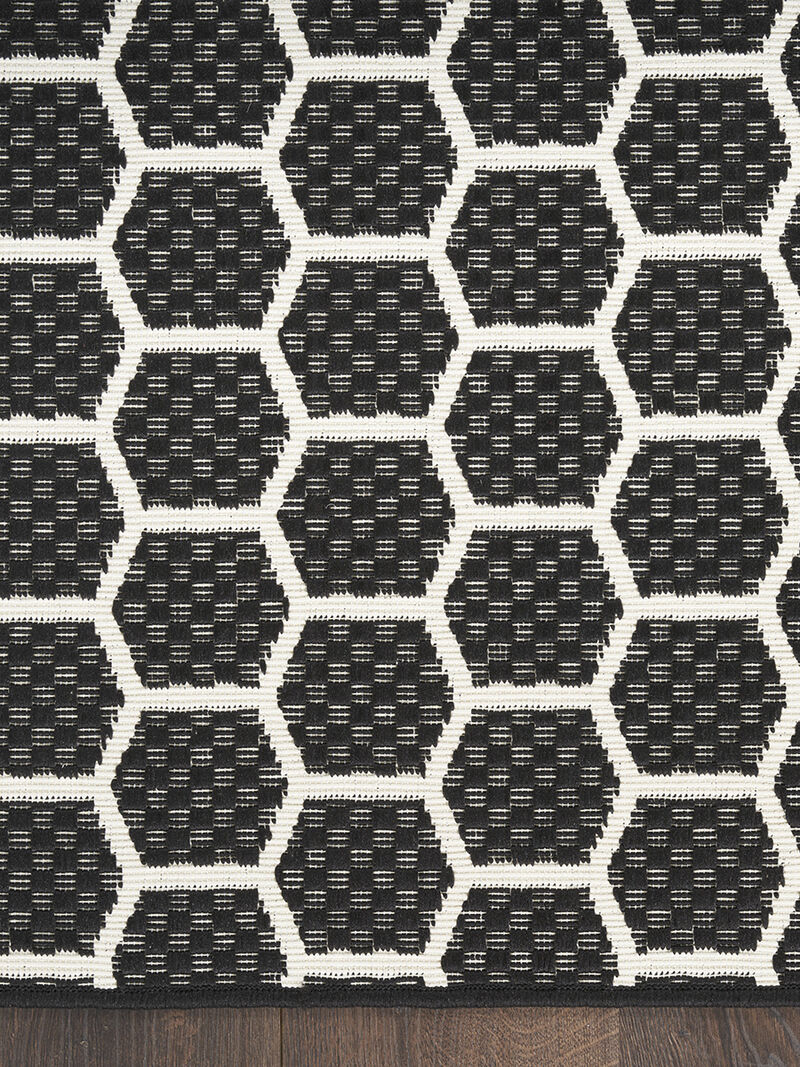 Twist Reversible TWS01 Black 2'2" x 10' Rug