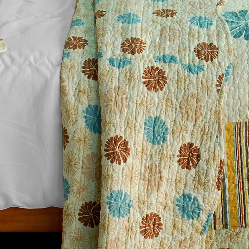 Queen Size Cotton 3-Piece Quilted Printed Quilt Set with Matching Pillow Shams image number 3