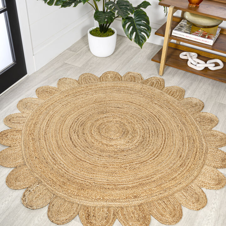 Petal Boho Jute Scalloped Round Area Rug