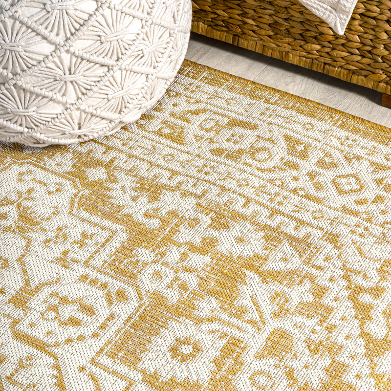 Sinjuri Medallion Textured Weave Area Rug