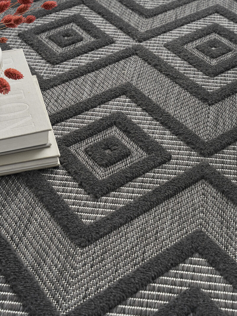 Versatile NRV01 Charcoal/Black 4' x 6' Rug