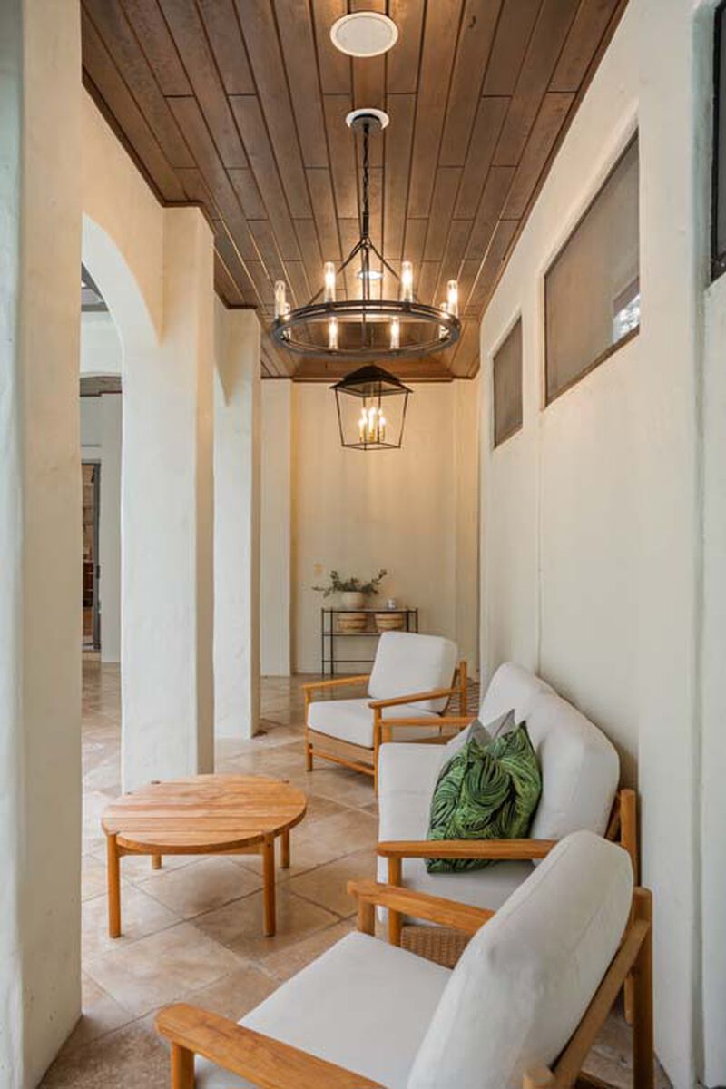 Sutton Exterior Chandelier image number 3