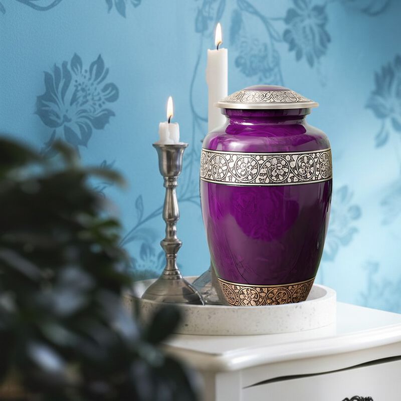 Emerald Grace Urn image number 7
