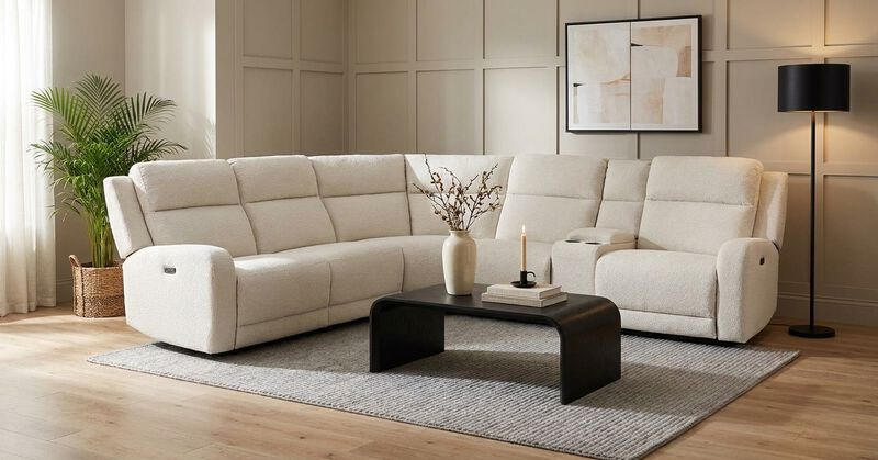 Hyde Park 6-Piece Power Sectional image number 1