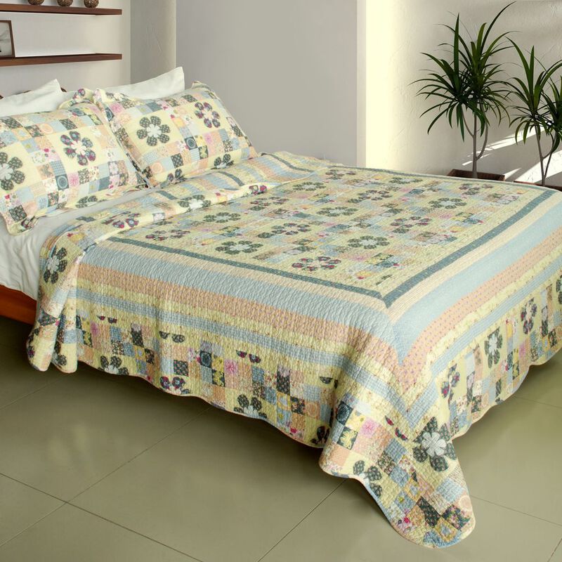 Queen Size Cotton 3-Piece Vermicelli Quilted Printed Quilt Set with Matching Shams image number 0