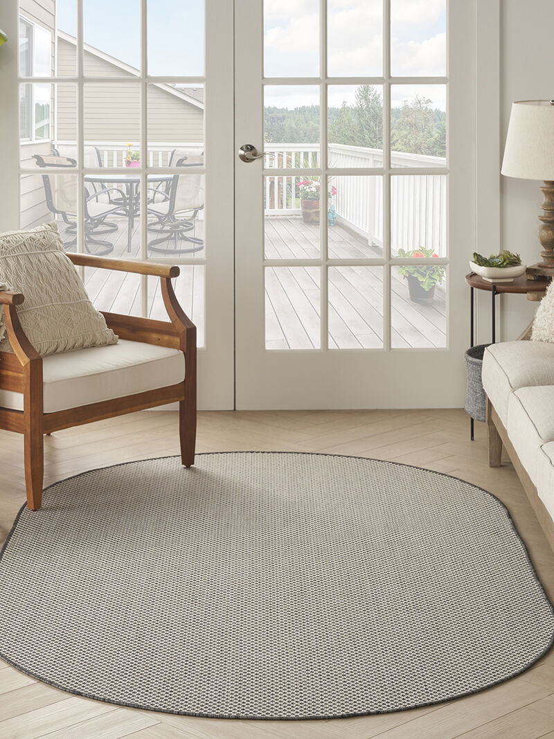 Courtyard COU01 Ivory/Charcoal 5' x 8' Oval Rug