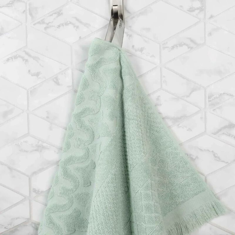 Absorbent Cotton Bath Towel Set of 3 with Geometric Jacquard Design image number 2