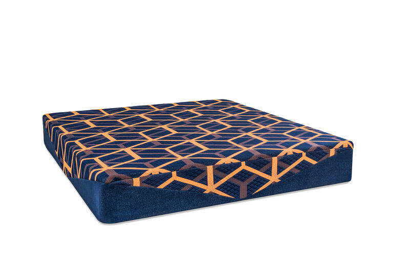 Qube Traverse King Mattress image number 0