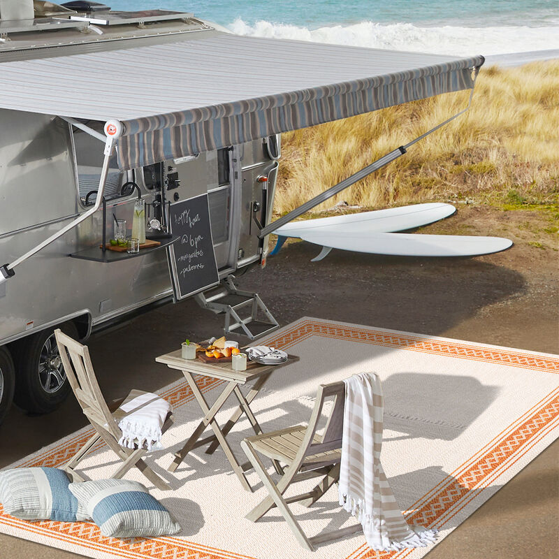 Lucia Classic Diamond Border Indoor/Outdoor Area Rug