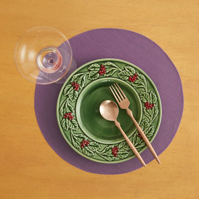Solino Home Vesta 100% Linen Round Placemats &ndash; Set of 4, 15 in Diameter, Machine Washable, Holiday and Everyday Dining
