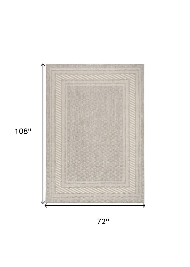 HomeRoots Geometric Indoor Outdoor Area Rug image number 4