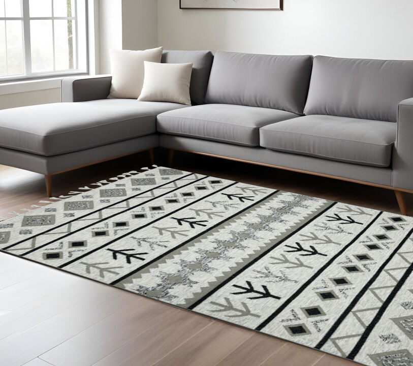 HomeRoots Wool Abstract Geometric Handmade Area Rug With Fringe