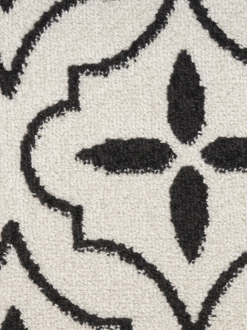 Nourison Essentials NRE04 Ivory/Black 6' x 9' Rug