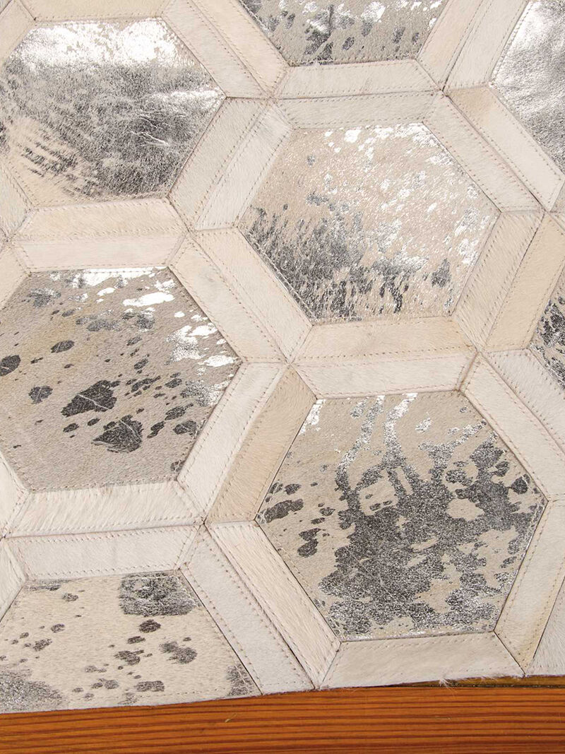City Chic MA100 Snow 5'3" x 7'5" Rug image number 1