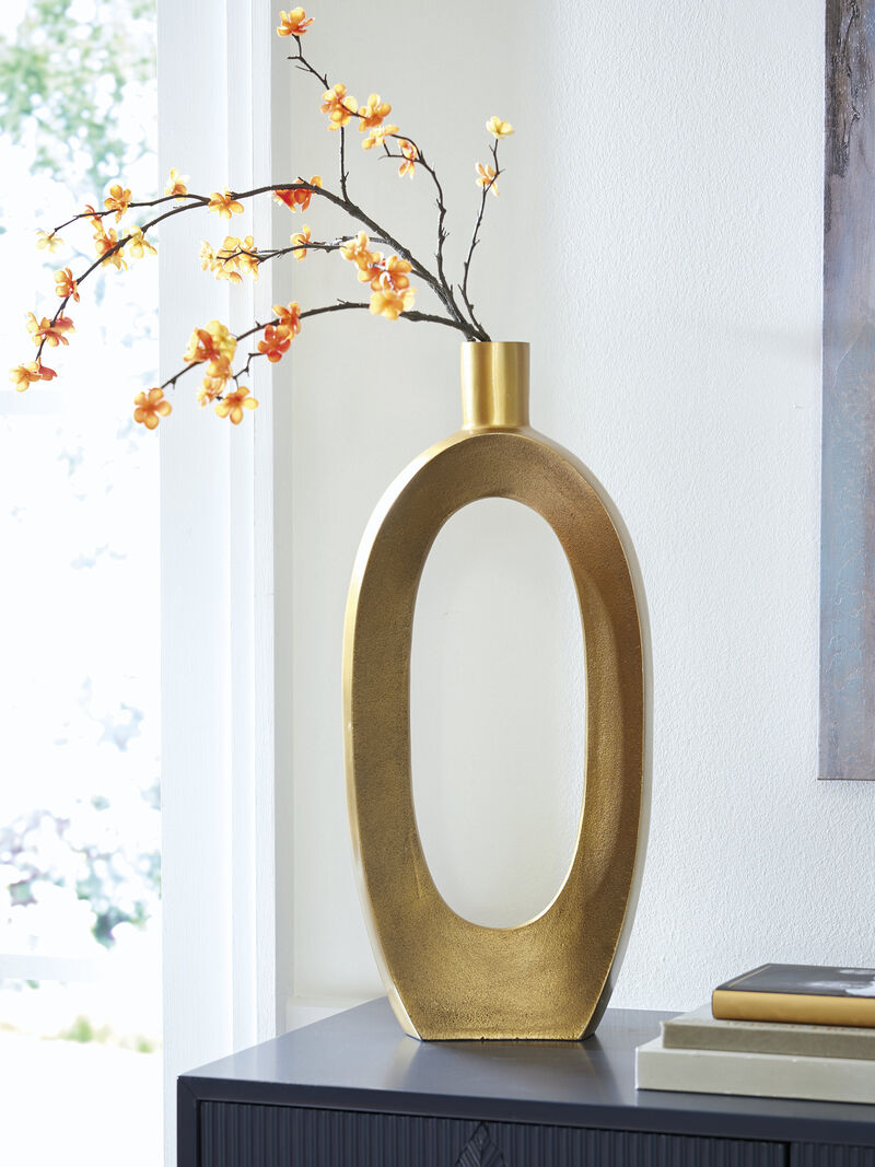 Lawtonville Tall Vase image number 1
