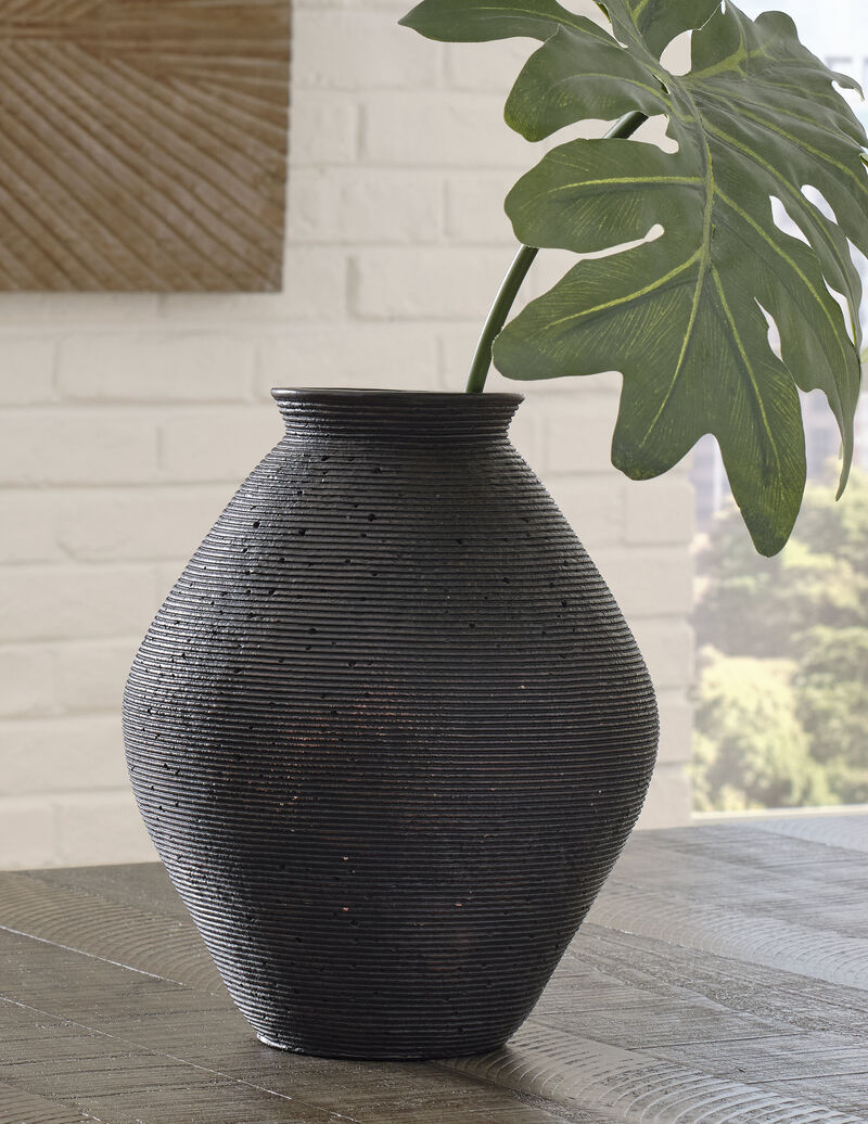 Hannela Vase image number 1