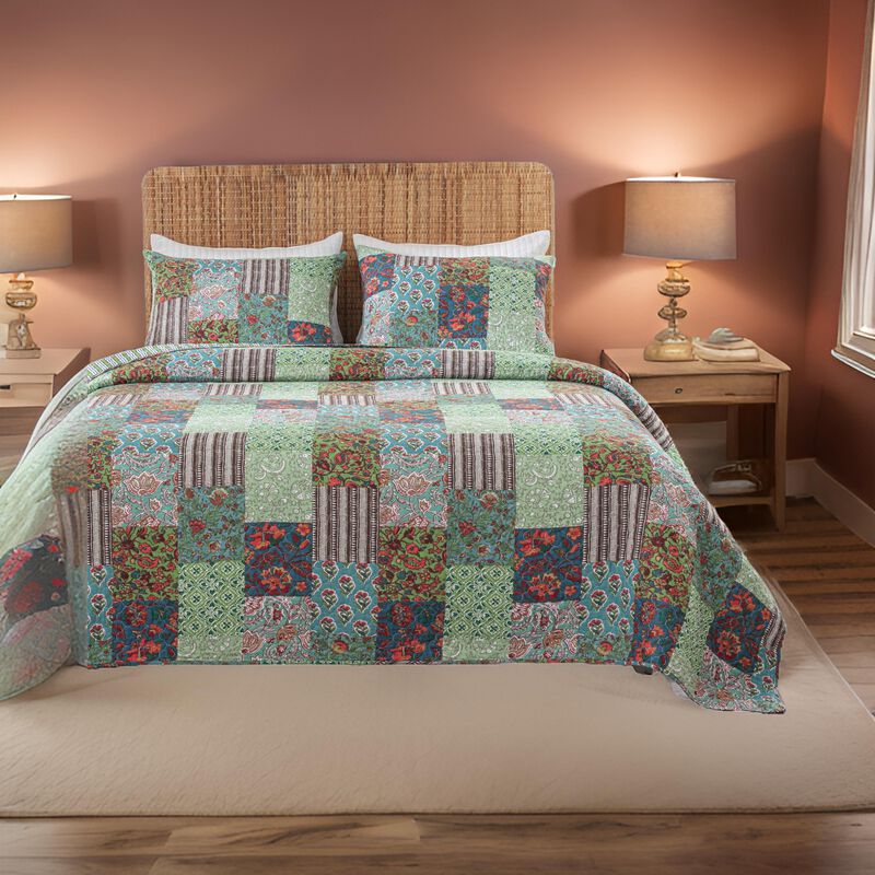 Aby 3pc King Quilt Set, Reversible Patchwork, Jade Green Cotton Microfiber - Benzara