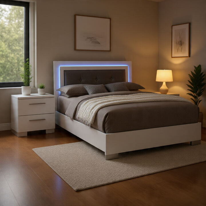 Queen Bedroom Set in White & Black Wood &ndash; 2 Piece Set with Nightstand