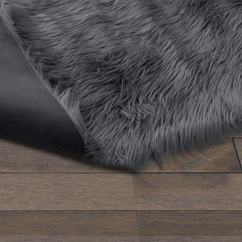 Glamour Home Aileen Faux Sheepskin Fur Area Rug Gray Rectangular 7x5