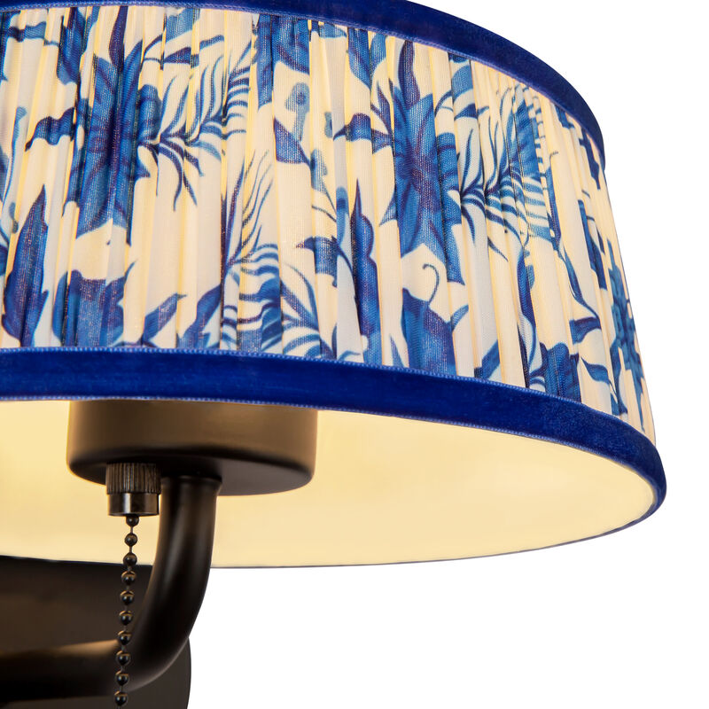 Scout 7-in Damp-Rated Wall/Vanity Light with Patterned Pleated Linen Shade image number 5