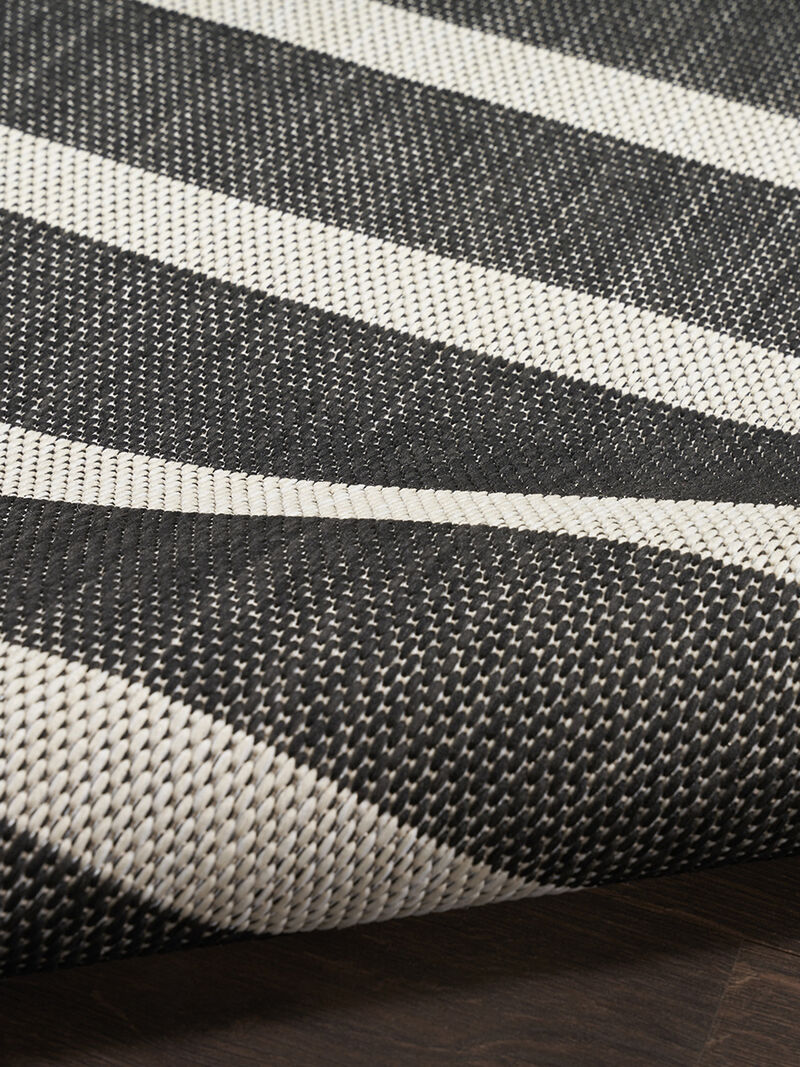 Positano POS03 Black/Ivory 4' x 6' Rug