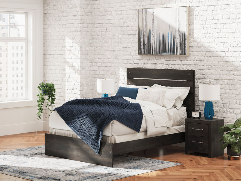 Delmorta Queen Panel Bed image number 2