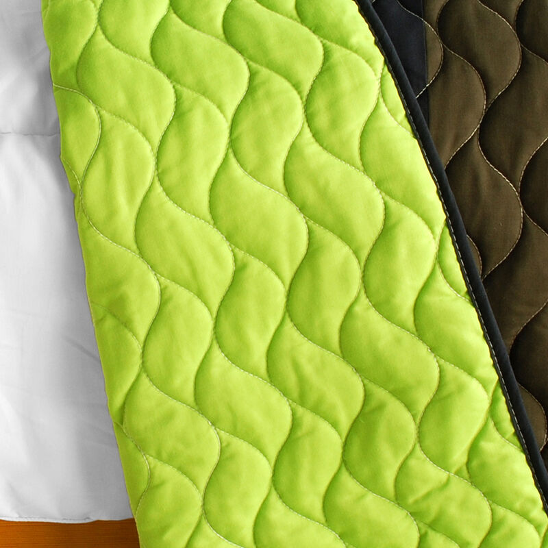 Patchwork Vermicelli Quilted Bedding Set 3-Piece for Cozy Bedroom Comfort-Olive Green image number 3