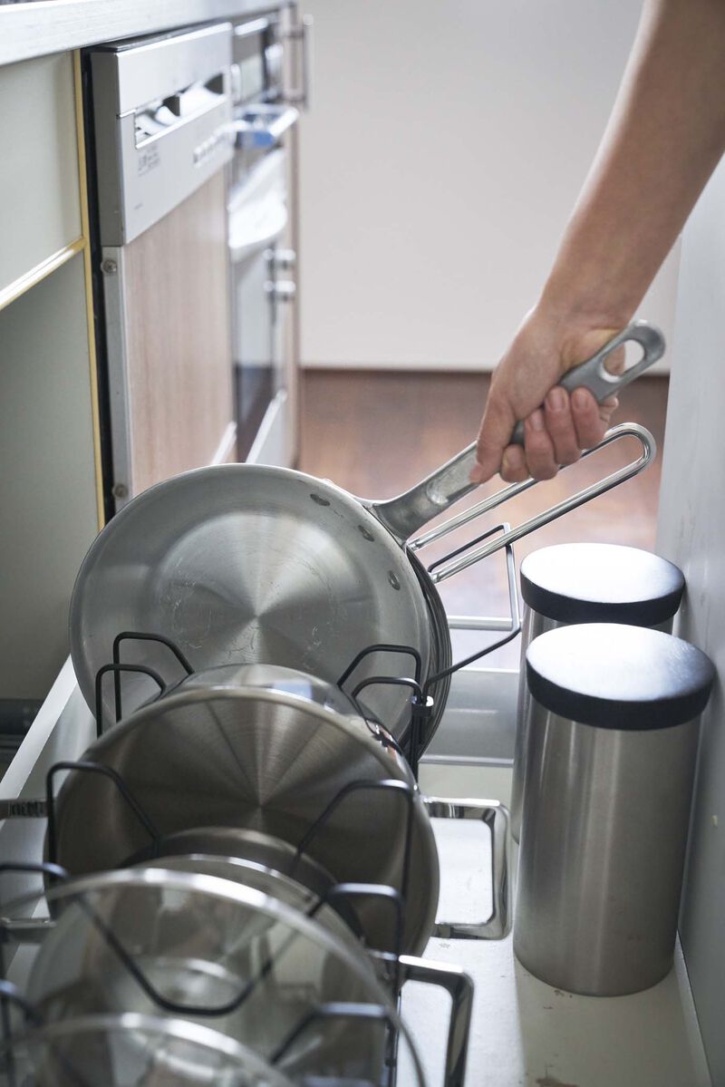 Adjustable Pot Lid Organizer