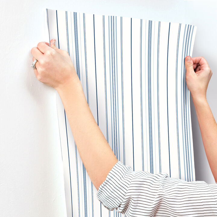 Lascelle Blue Modern Pinstripe Wallpaper