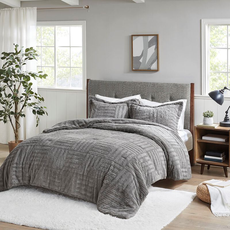 Gracie Mills Shearah Plush Faux Fur Down Alternative Comforter Set