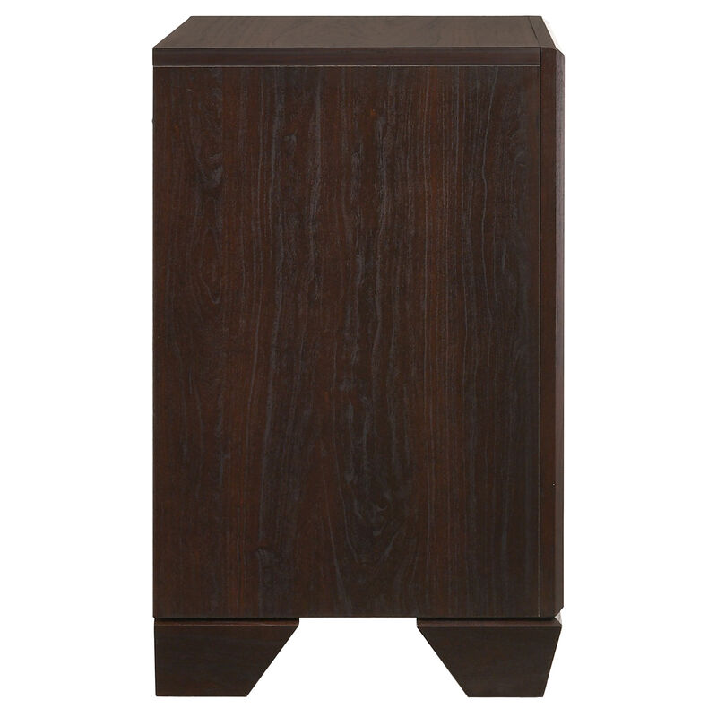 Debvud 3-Piece Bedroom Set image number 7