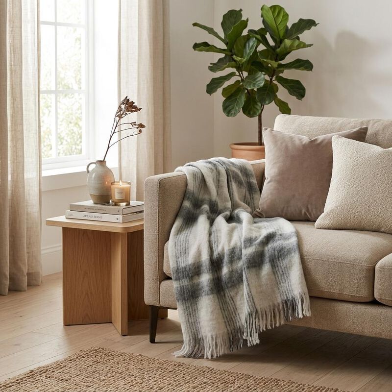 HomeRoots Transitional Gray and White Woven Handloom Throw image number 1