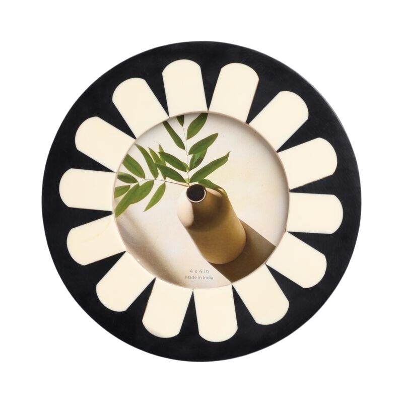4x4 Round Petal Resin Photo Frame, Black/ivory image number 0