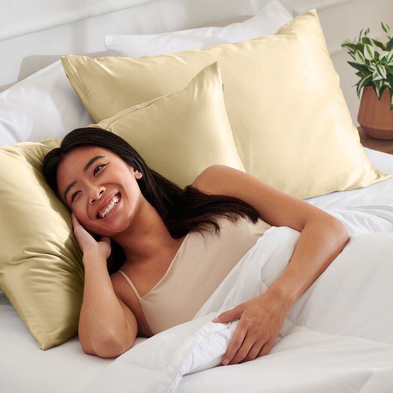 Satin Pillowcase Set for Hair and Skin image number 2