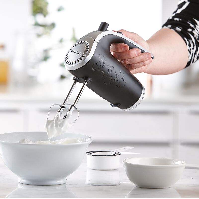 Brentwood HM-48B Lightweight 5-Speed Electric Hand Mixer, Black