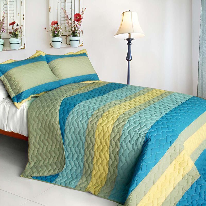 Queen Size 3-Piece Vermicelli Quilted Patchwork Quilt Set with Shams image number 0