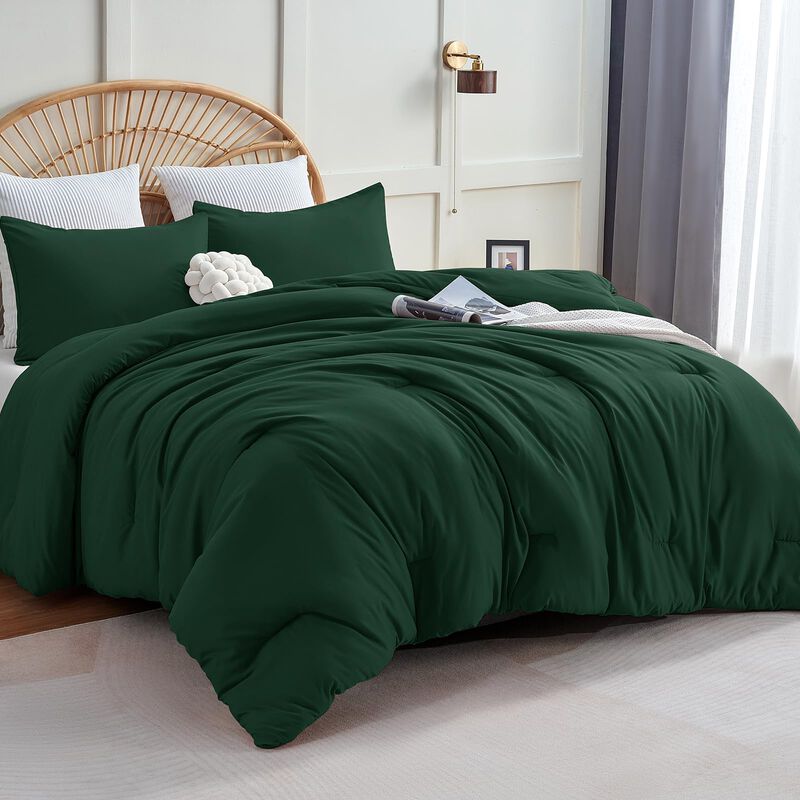 CozyLux Dark Emerald Green Comforter Set Queen Size, 3 Pieces Solid Breathable Quilted Boho Style Forest Bedding Sets, Luxury Fl