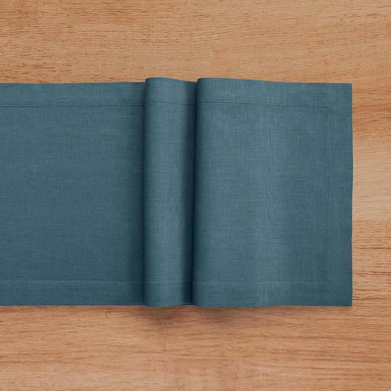 Solino Home Fete 100% Linen Table Runner &ndash; Handcrafted, Machine Washable, Perfect for Holiday and Everyday Dining