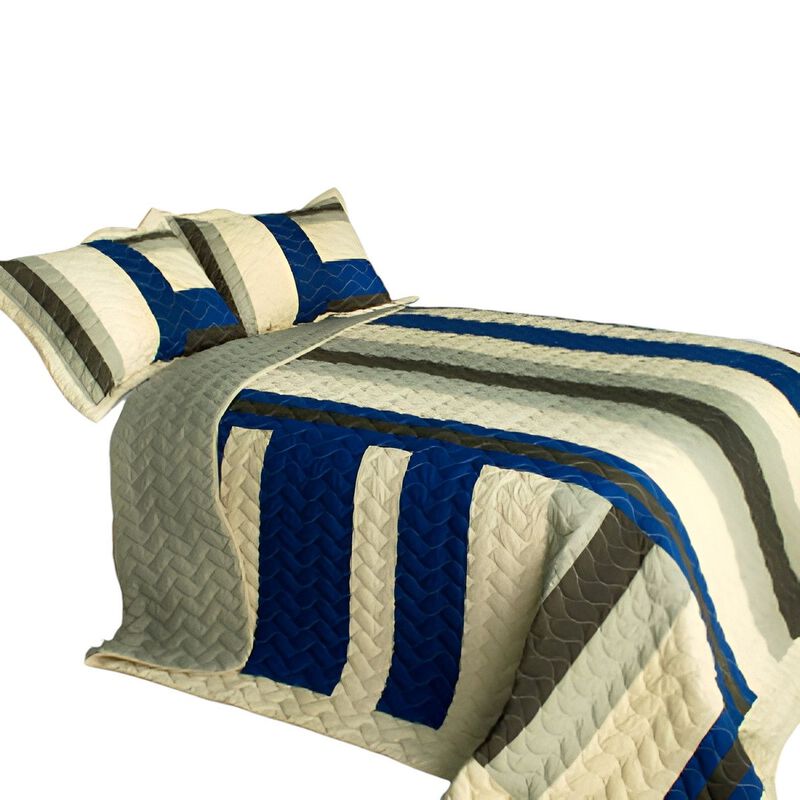 Quilted Patchwork Quilt Set 3-Piece with Matching Pillow Shams image number 1