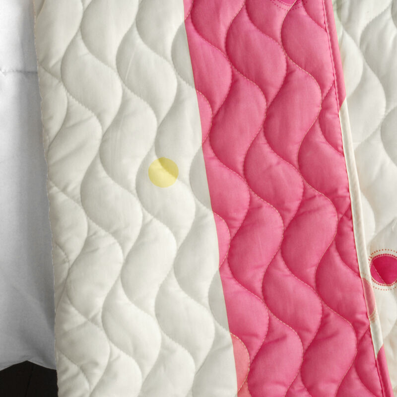 Reversible Vermicelli Quilted 3 Piece Patchwork Quilt Set, Hand Stitched Print image number 3