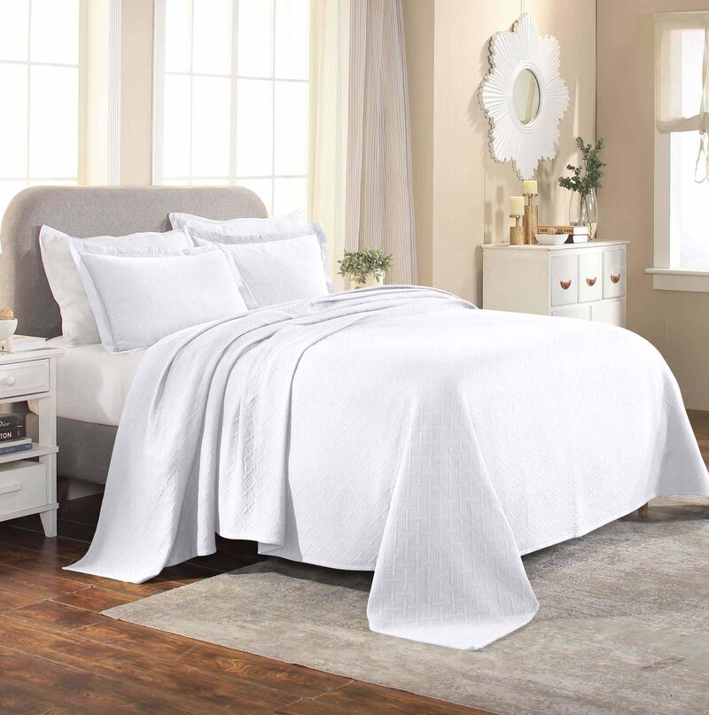 Lightweight Cotton Matelasse Bedspread Set with Matching Shams image number 0