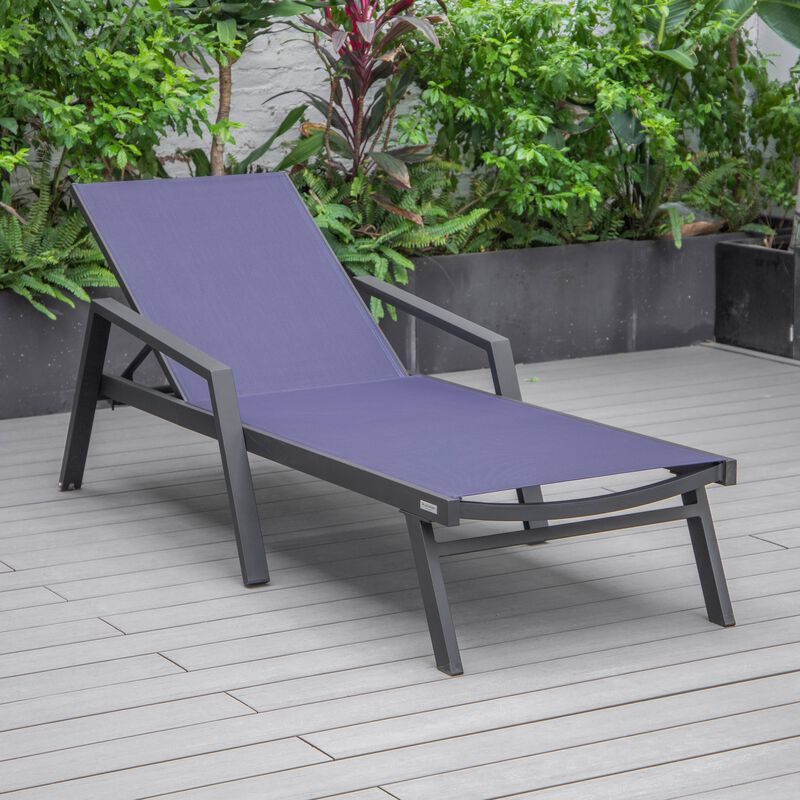 LeisureMod Marlin Black Aluminum Patio Chaise Lounge Chair with Arms & White Fire Pit Table
