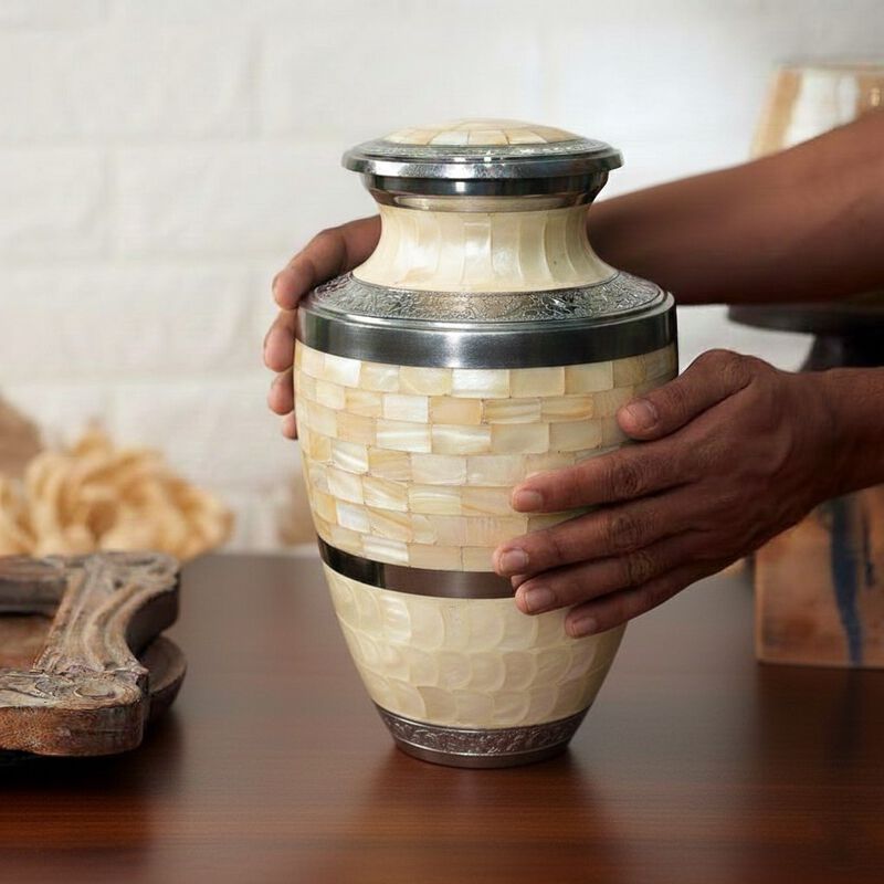 URNS Keepsake image number 2