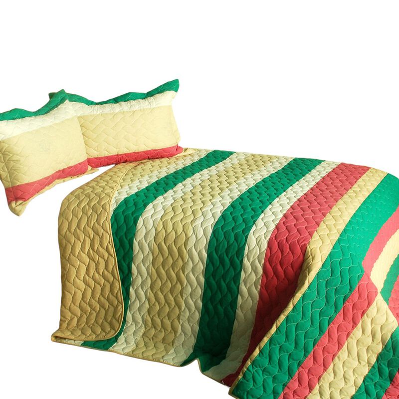 3 Piece Romantic Patchwork Quilt Set, Vermicelli Quilted Bedding Set-Dark Green image number 1