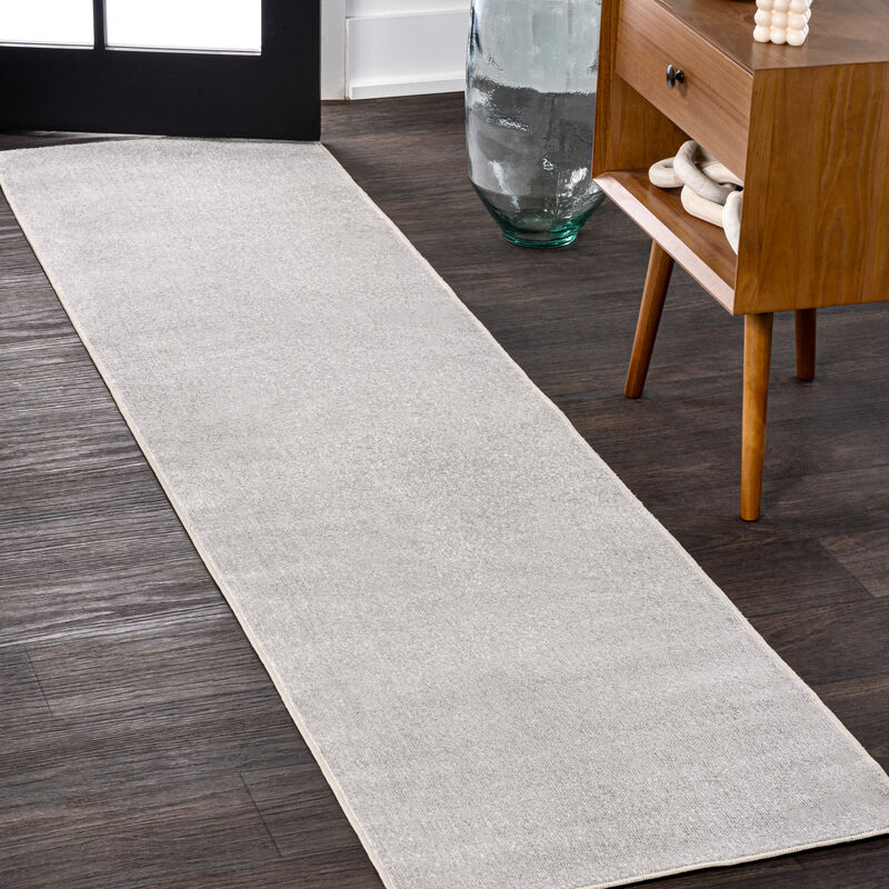 Twyla Classic Solid Low-Pile Machine-Washable Area Rug