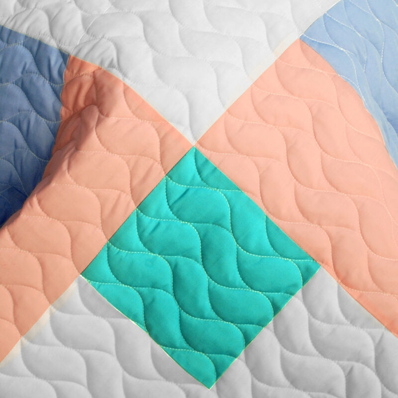 Queen Size 3-Piece Vermicelli Quilted Patchwork Quilt Set with Matching Shams image number 3