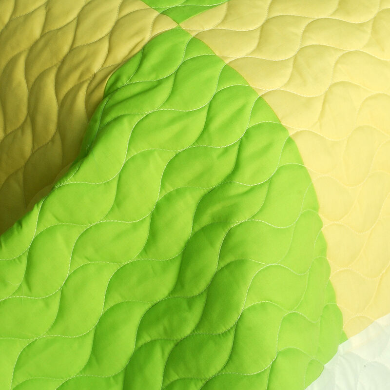 Enjoying Free Patchwork Quilt Set 3 Piece with Vermicelli Quilted Design-Green image number 2