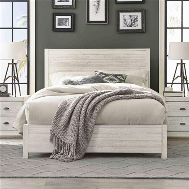 FarmHome Solid Pine Platform Bed &ndash; Rustic Wooden Frame with Sturdy Slats & Timeless Farmhouse Charm