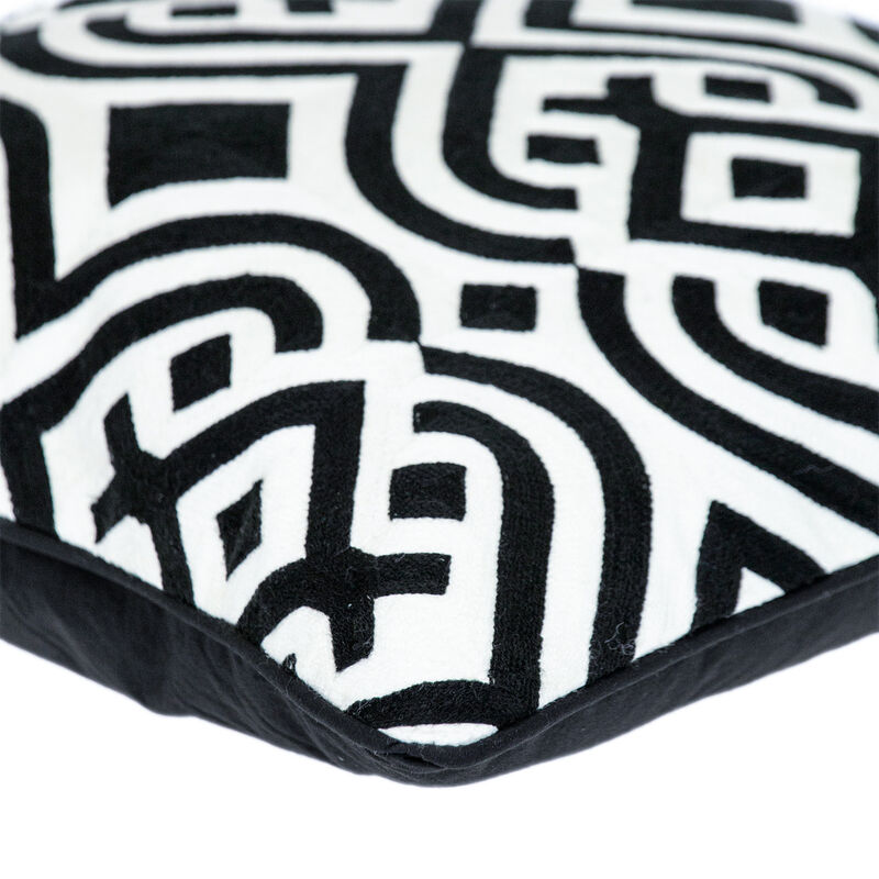 HomeRoots 20" Black and White Geometric Cotton Throw Pillow image number 3