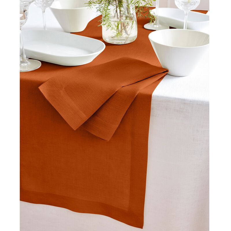 Solino Home Sonoma 100% Linen Table Runner &ndash; Handcrafted, Machine Washable, Perfect for Holiday and Everyday Dining